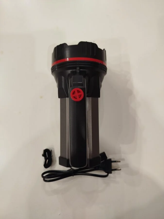 Led punjiva lampa